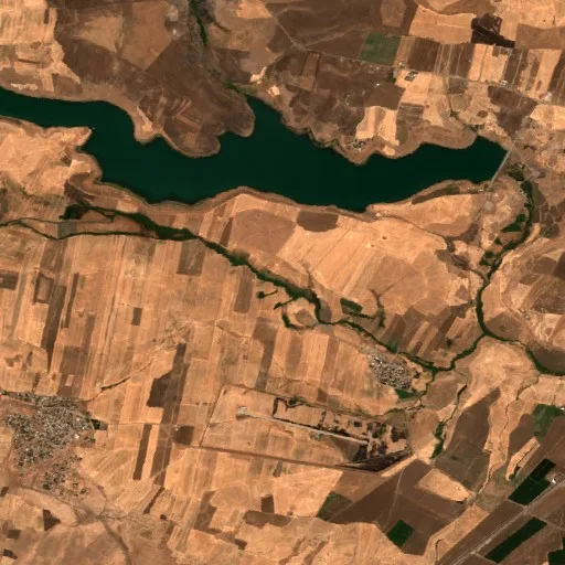 Wildfire near Al Mālikīyah — Sentinel-2 true color