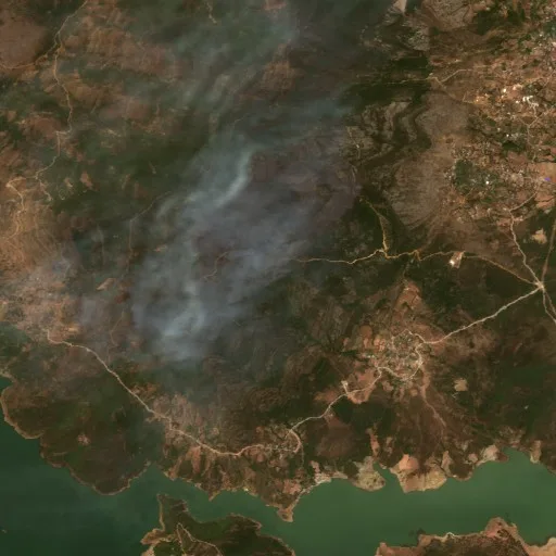 Incendio cerca de Caïdat de Dar Chaoui قيادة دار الشاوي — Sentinel-2 true color