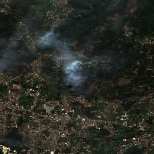 Wildfire near Darque — Sentinel-2 true color