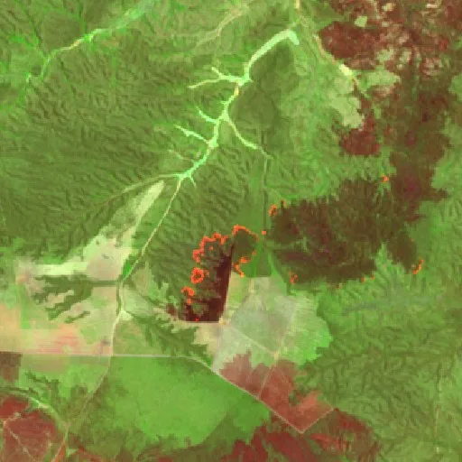 Wildfire near Formosa do Rio Preto (Oct 7 · E) — Sentinel-2 SWIR (fuego)