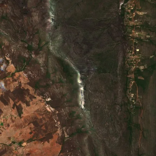 Wildfire near Mato Verde (Oct 1) — Sentinel-2 true color