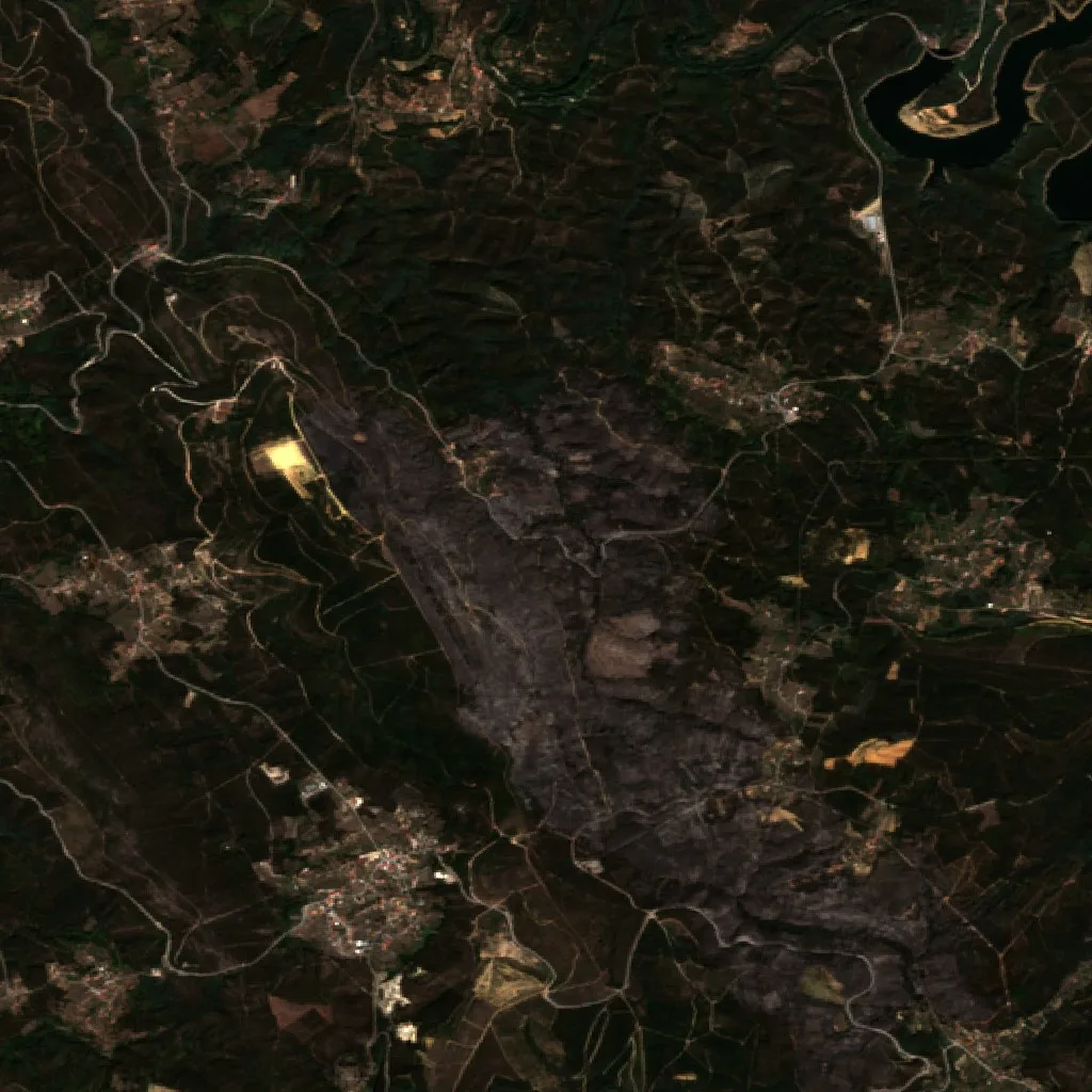 Wildfire near Poiares — Sentinel-2 true color