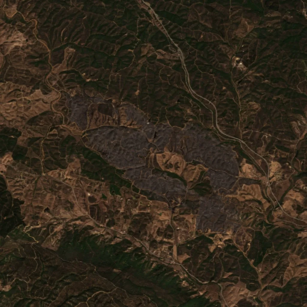 Wildfire near São Marcos da Serra (Sep 24) — Sentinel-2 true color