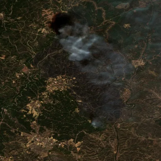 Incendio cerca de Sobreira Formosa e Alvito da Beira — Sentinel-2 true color