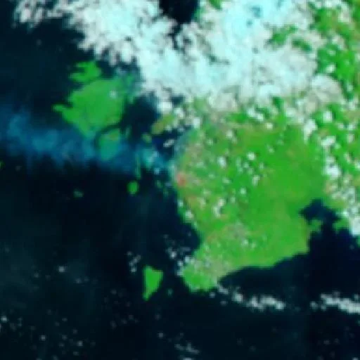 Incendio cerca de Tanjung Pandan — NASA satellite