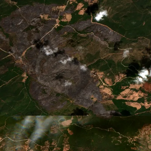 Wildfire near كاب النيقرو — Sentinel-2 true color