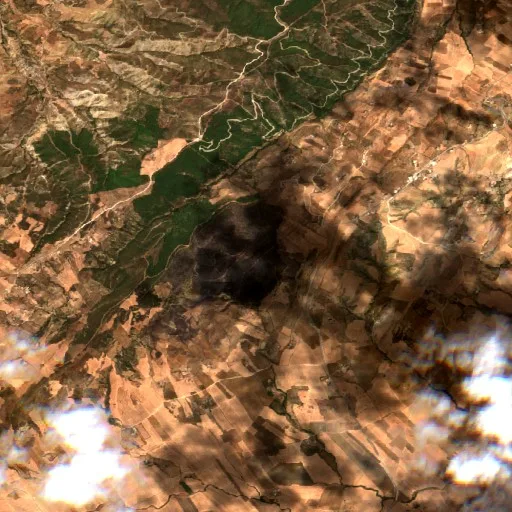 Incendio cerca de عين المليتي — Sentinel-2 true color