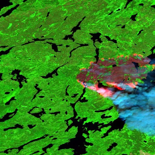 Incendio cerca de Thunder Bay (13 jul · NW) — Sentinel-2 SWIR (fuego)