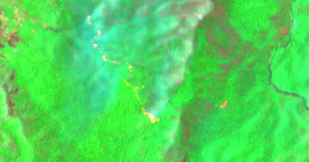 Wildfire near Ampana, Indonesia (2026) — Map & Containment