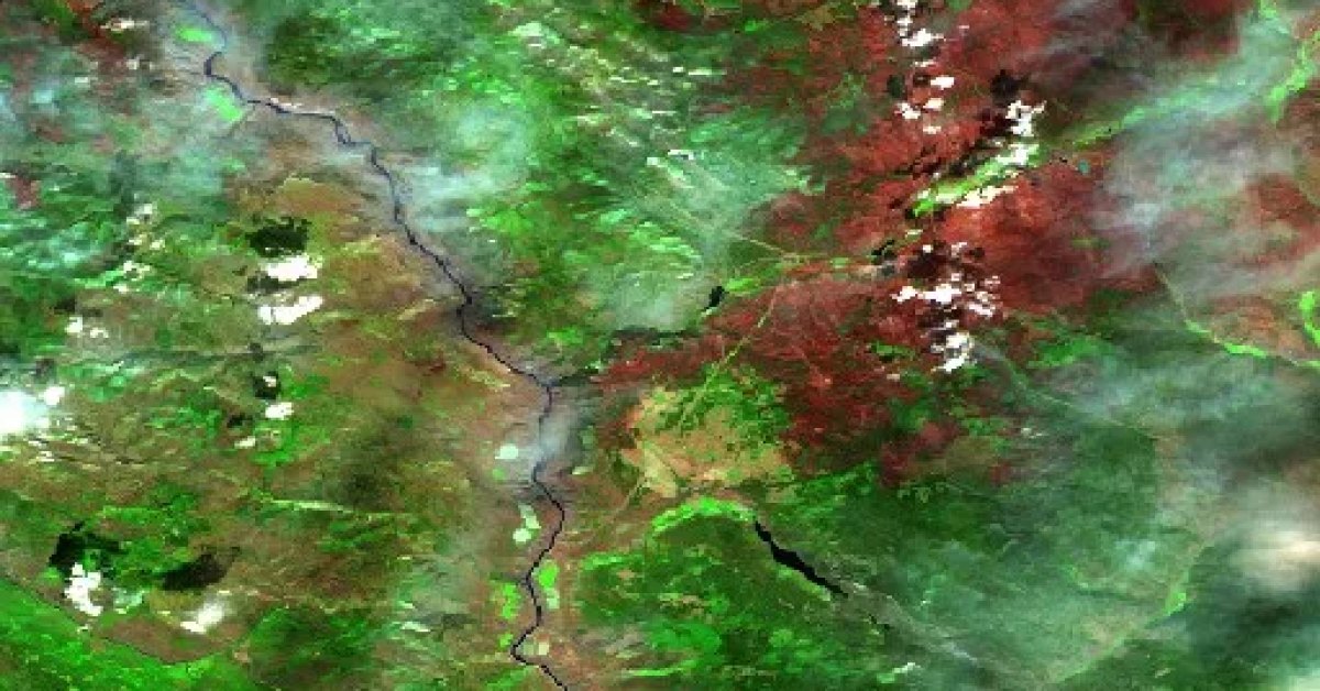 Pear Lake Fire, Clinton, BC (2026) — Map & Containment