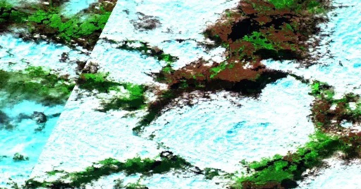 Wildfire near Collins, ON (2026) — Map & Containment